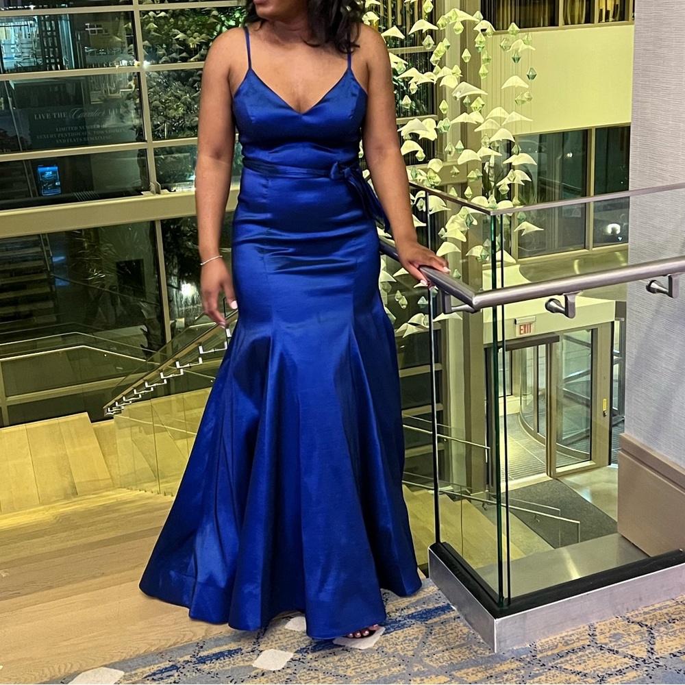 Formal blue mermaid / trumpet dress